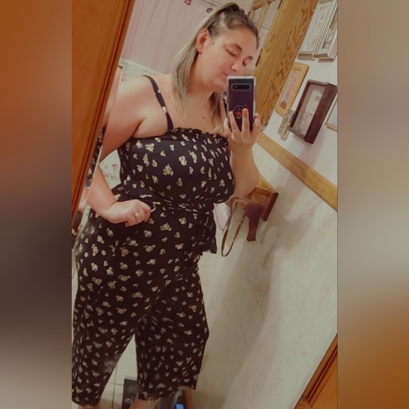 NWT Smocked jumpsuit - Picture 9 of 9